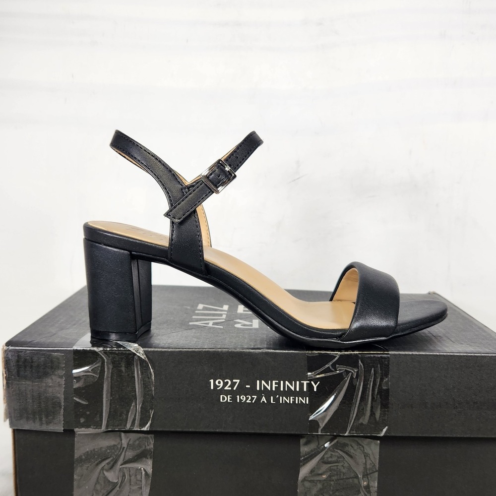 Naturalizer Bristol Sandal Women Size 7 Black Smooth Block Heel Ankle Strap